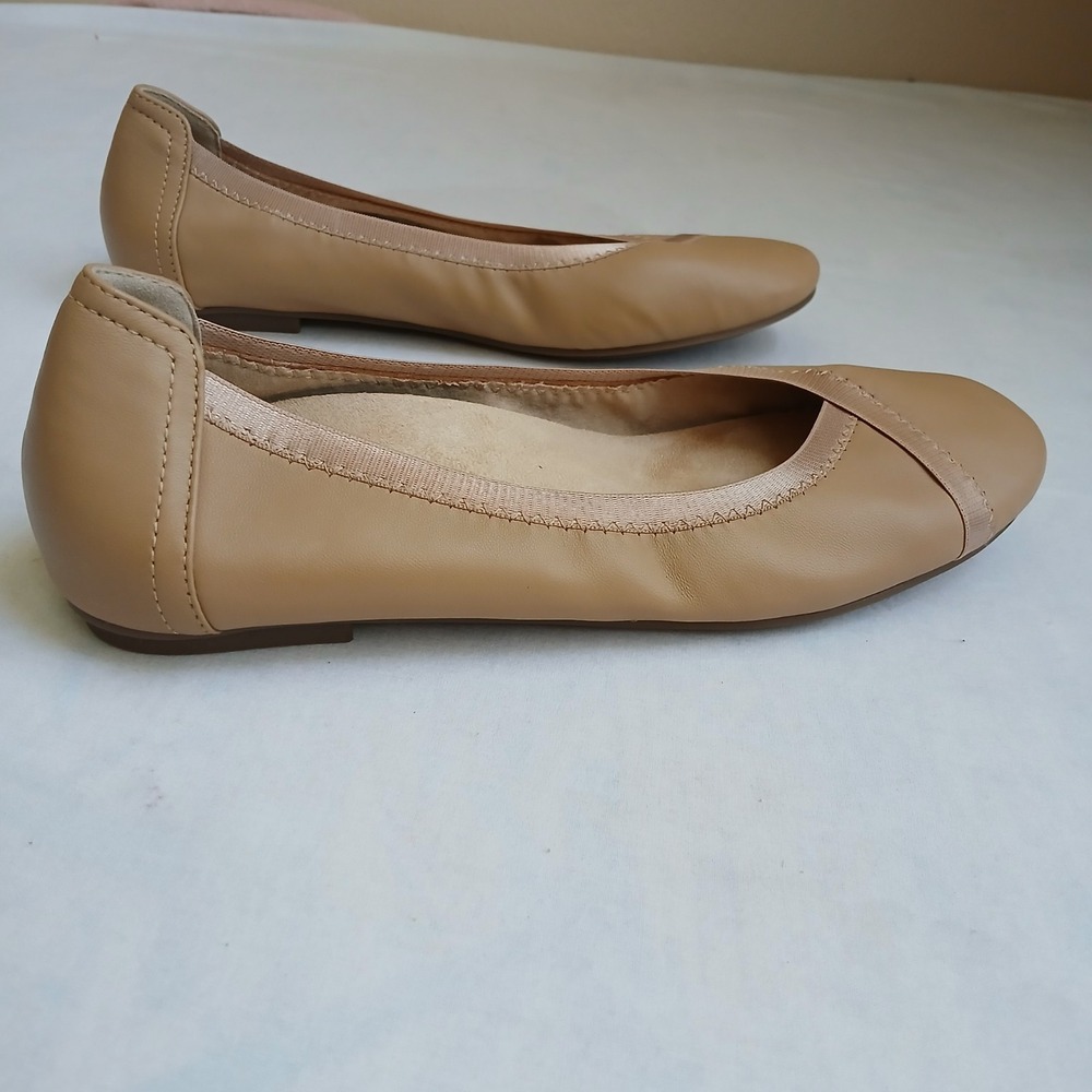 Vionic Tan Flats - Picture 2 of 11